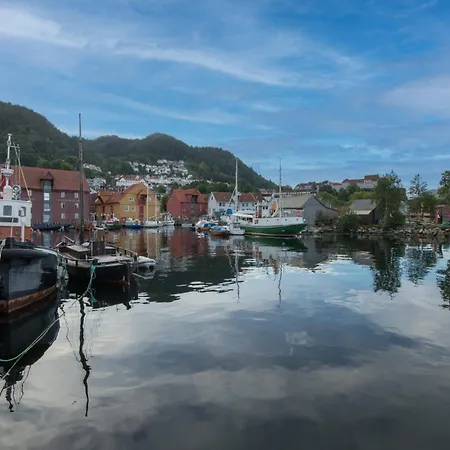 Apartment 100m From Bryggen - Quiet In Cobblestone Lane Bergen