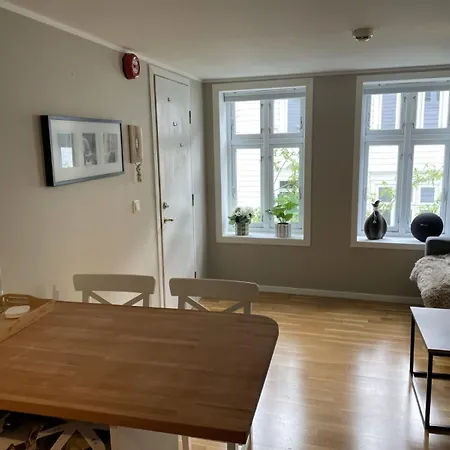 100m From Bryggen - Quiet In Cobblestone Lane Διαμέρισμα *